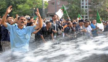 احتجاجات عمالية في الجزائر (فاروق باتيتشي/فرانس برس)