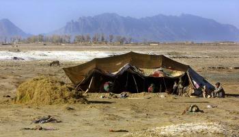 بدو في خيمة في أفغانستان - مجتمع