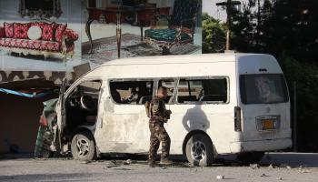 مقتل صحافي وسائق من محطة "خورشيد" بانفجار في كابولSTR/AFP