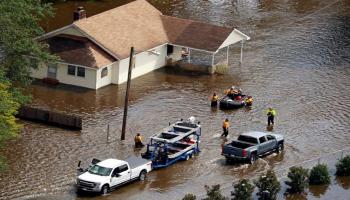 فيضانات "فلورانس" في كارولينا الشمالية (جيسون مايكزيك/رويترز)