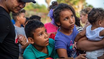 مهاجرون عند الحدود المكسيكية الأميركية - المكسيك - مجتمع