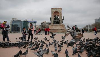 سياح في ميدان تقسيم التركي -اقتصاد-13-8-2016 (Getty)