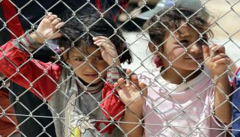 أطفال سوريون في مخيم اللاجئين السوريين في الأردن (Getty)