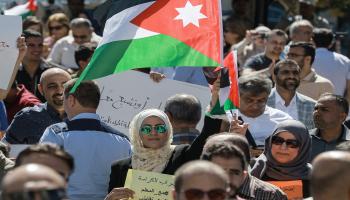 جانب من احتجاجات معيشية في الأردن (خليل مزراوي/فرانس برس)