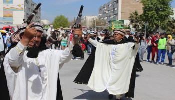 احتفالات النجاح في الجزائر (العربي الجديد)