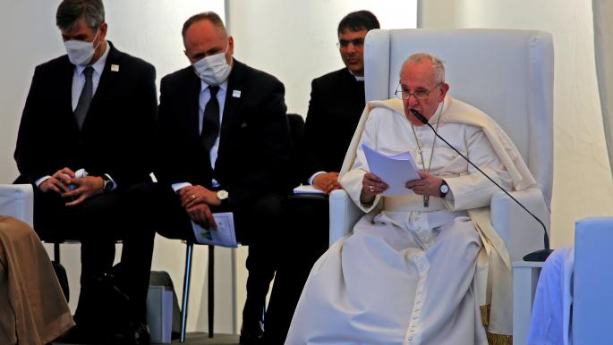 هل سرق كرسي البابا فرنسيس في العراق؟