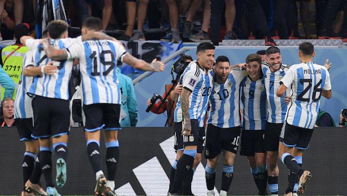 ميسي يطير بالأرجنتين إلى ربع نهائي مونديال قطر لمواجهة هولندا