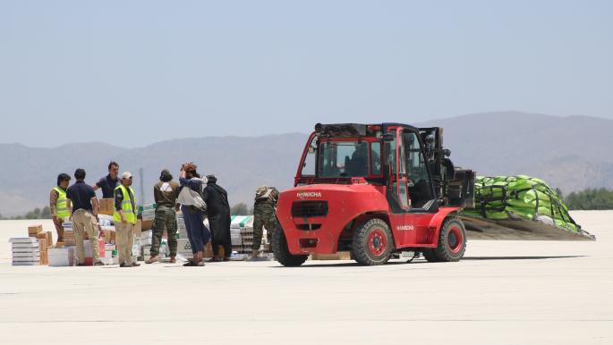 طائرة باكستانية تنقل مساعدات لإغاثة ضحايا زلزال أفغانستان