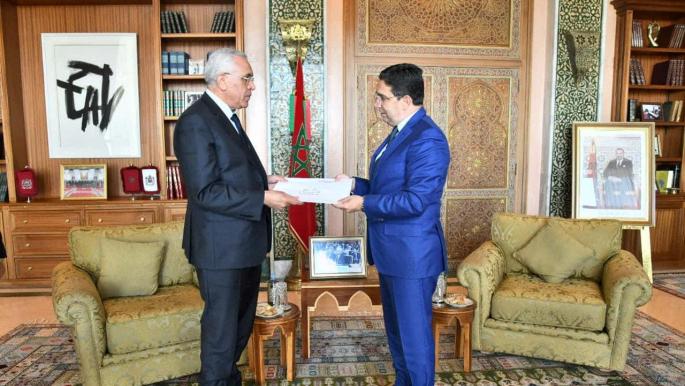 موفد الجزائر يسلم المغرب في "لقاء قصير" دعوة للمشاركة بالقمة العربية