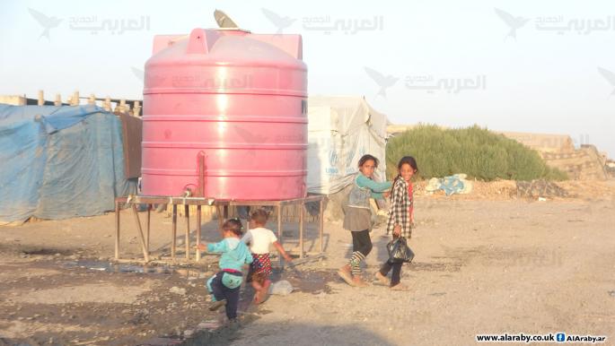 الوضع في مخيمات مدينة الرقة سيئ من ناحية المياه النظيفة (أسامة الخلف/العربي الجديد)
