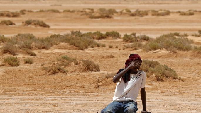تائه في رحلة الصحراء (محمود تركية/ فرانس برس)