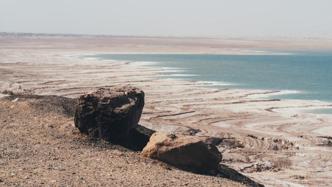 ما حقيقة غرق مجموعة من الإسرائيليين في البحر الميت؟
