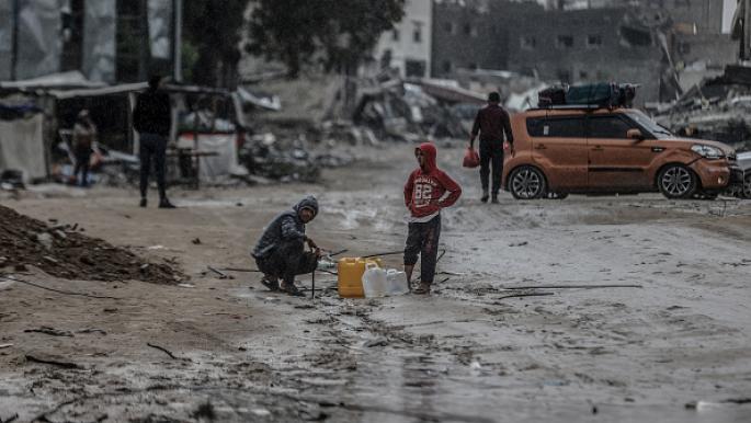 حرب غزة في يومها الـ215 | قصف عنيف وسط تحذيرات من تداعيات اجتياح رفح