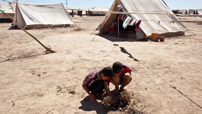 مصرع نازح عراقي وطفلَيه بحريق سبّبته التدفئة داخل مخيم في دهوك