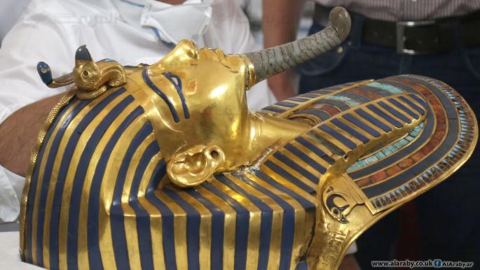 ترميم قناع توت عنخ آمون بالمتحف المصرى