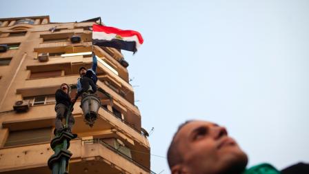 قلوب المصريين ترفرف بحب يناير (كيم بدوي/ Getty)