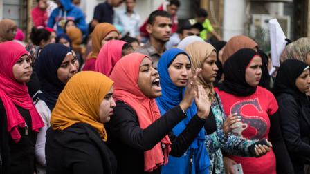 طالبات يشاركن في أحد الاعتصامات (فايد الغزيري/ Getty)