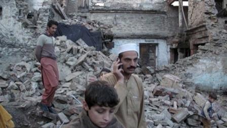 دمر زلزال أفغانستان العديد من المنازل (تويتر)