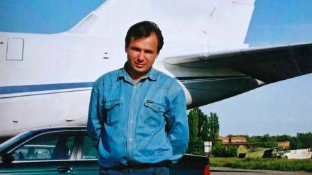 الطيار الروسي قسطنطين ياروشينكو الذي جرى تبادله مع واشنطن (فيسبوك)