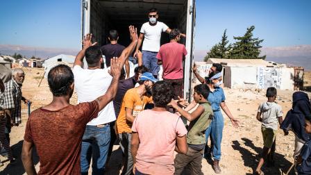 سوريون لجأوا إلى لبنان (فاسيليس بولاريكاس/ Getty)