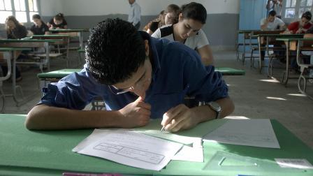 امتحانات البكالوريا أو الثانوية العامة في تونس (فتحي بلعيد/ فرانس برس)