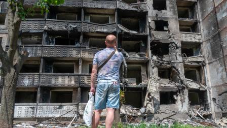 مبنى مدمر قصفته روسيا في خاركيف في أوكرانيا في 31 مايو 2022 (Stringer / Anadolu Agency via Getty Images)
