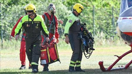 تمكن أفراد الإنقاذ من العثور على الطائرة الإيطالية المحطمة (الأناضول)