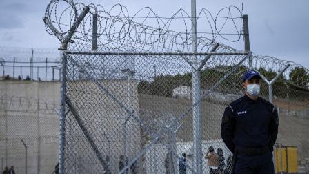 مركز احتجاز مهاجرين في اليونان (آريس ميسينيس/ فرانس برس)