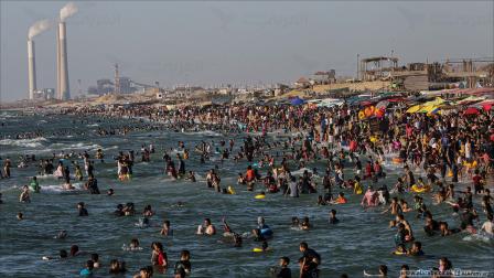 انخفاض التلوث في بحر غزة (عبد الحكيم أبو رياش)