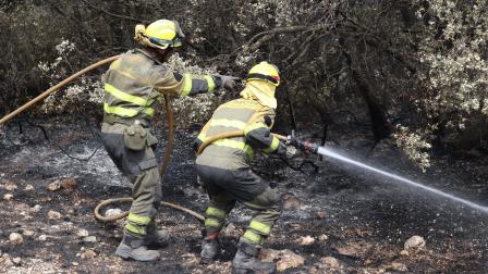 خلال عملية إطفاء الحرائق في إسبانيا (فابيان سيمون/ Getty)