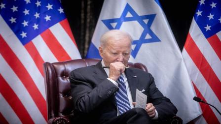الرئيس الأميركي، جو بايدن، يحضر اجتماع مجلس الحرب الإسرائيلي ضد غزة في تل أبيب في 18/10/2023 (فرانس برس)