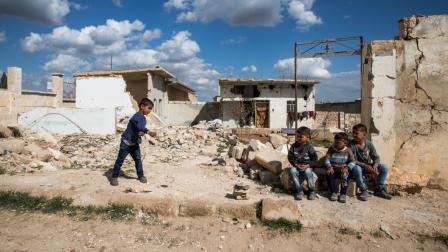 أطفال في تل رفعت في ريف حلب الشمالي في شمال سورية (GETTY)