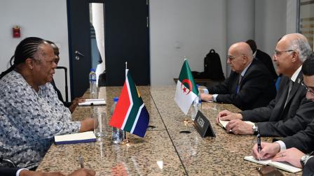 الجزائر وجنوب أفريقيا تتفقان على مواصلة الصغوط (فيسبوك)