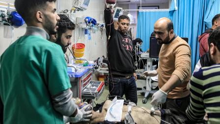 مجمع ناصر الطبي في خانيونس في غزة في ديسمبر 2023 (جهاد الشرافي/ الأناضول)