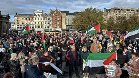 من مظاهرة نظّيمتها "حملة التضامن الاسكتلندية مع فلسطين"