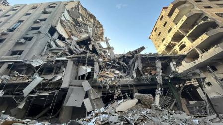 آثار القصف الإسرائيلي على دائرة العمل والتخطيط الفلسطيني في غزّة