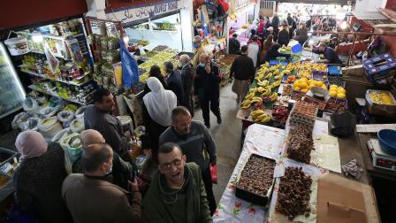 تنتعش أسواق الجزائر قبيل حلول رمضان (بلال بنسالم/Getty)