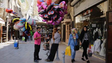 العيد غصّة في قاموس لبنانيين كثيرين (إبراهيم شلهوب/ فرانس برس)