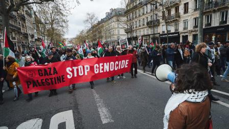من تظاهرة في باريس دعماً لغزة، 30 مارس (Getty)