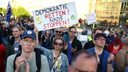 العنف السياسي في ألمانيا تظاهرة لـ"إنقاذ الديمقراطية ووقف النازية"، برلين، الأحد (كريستيان مانغ/فرانس برس)