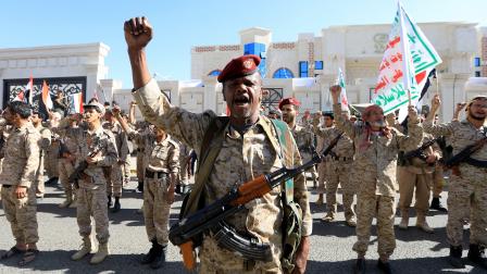 استعراض للحوثيين بصنعاء بمناسبة ذكرى الوحدة، الأربعاء (محمد حويس/فرانس برس)
