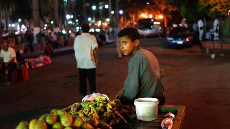 أسواق مصر غلاء الكهرباء يفاقم معاناة المواطنين (Getty)