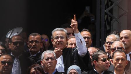 رئيس نقابة المحامين أمام المحكمة في تونس، 16 مايو 2024 (Getty)