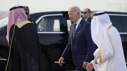 الرئيس الأميركي جو بايدن يحل بالسعودية  (ايفان فوتشي/ اسوشييتد برس)