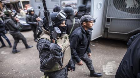 الشرطة المصرية تقمع المتظاهرين في القاهرة (محمود خالد/فرانس برس)