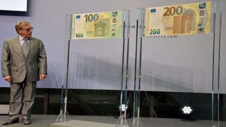 أوراق نقد اليورو الجديدة (الأناضول)