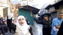 الشرطة الإسرائيلية تحاصر عشرات المصلين في المسجد الأقصى