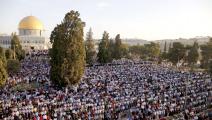 عشرات آلاف الفلسطينيين يؤدون صلاة العيد في المسجد الأقصى